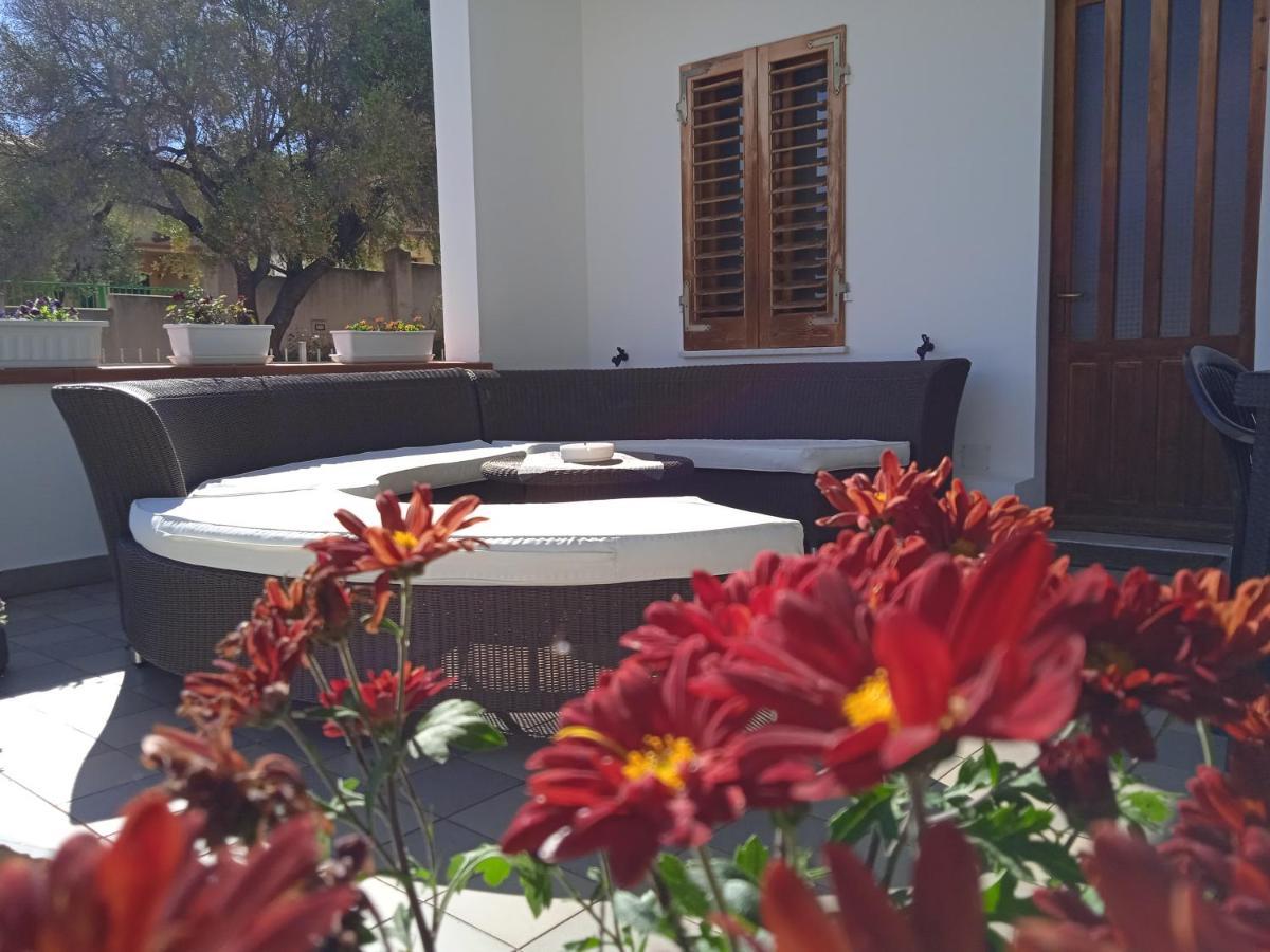 Guest House Oleandro Santa Maria Navarrese Exterior foto